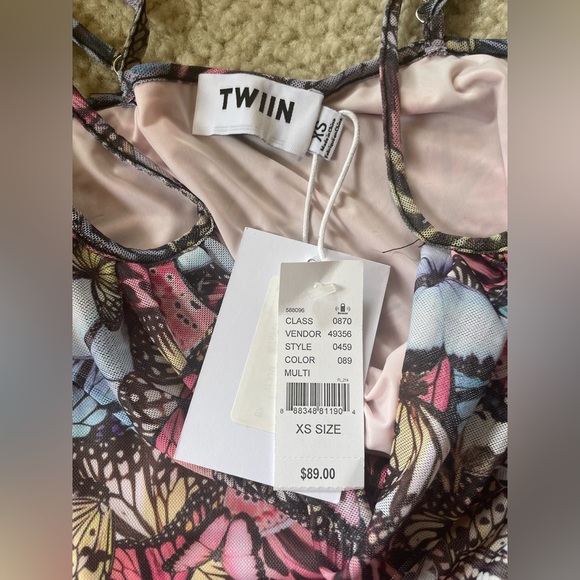 Butterfly Dress 🦋 🔥 - Picture 3 of 3